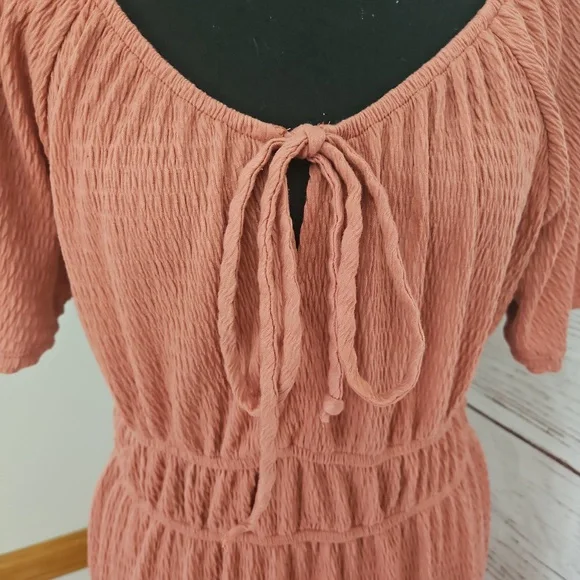 Gilli Dress - Picture 10 of 17